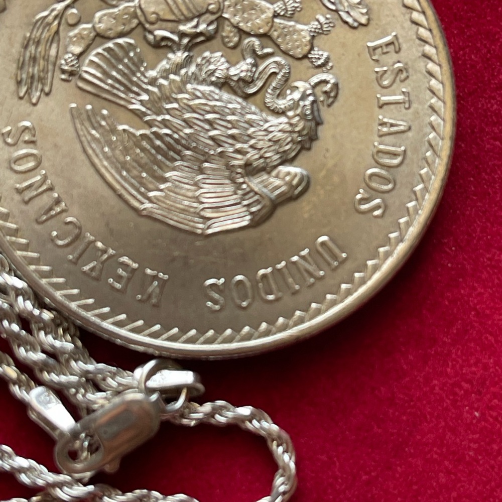 Exceptional rare 1948 Cuauhtemoc silver coin pendant necklace - Picture 3 of 5